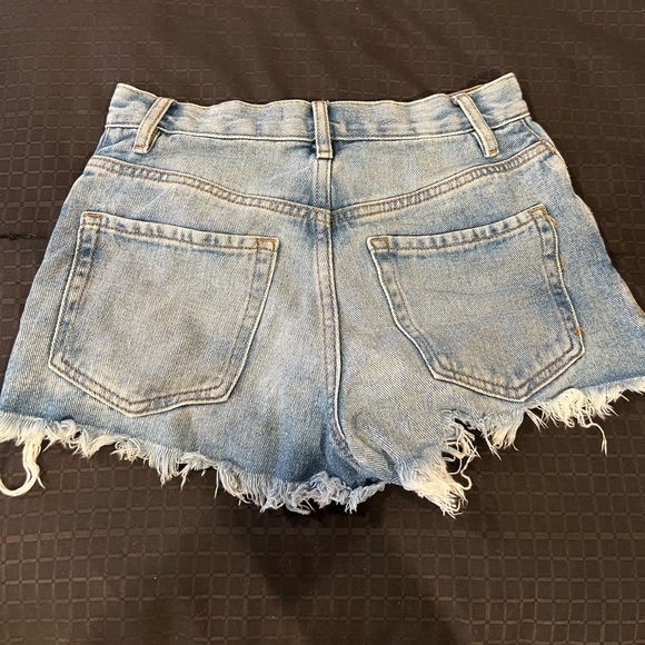 High waisted blue ripped denim shorts/Size 22 (000)💙 - Picture 2 of 3